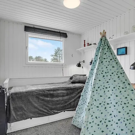 Casa vacanze Amazing In With Kitchen Ålbæk