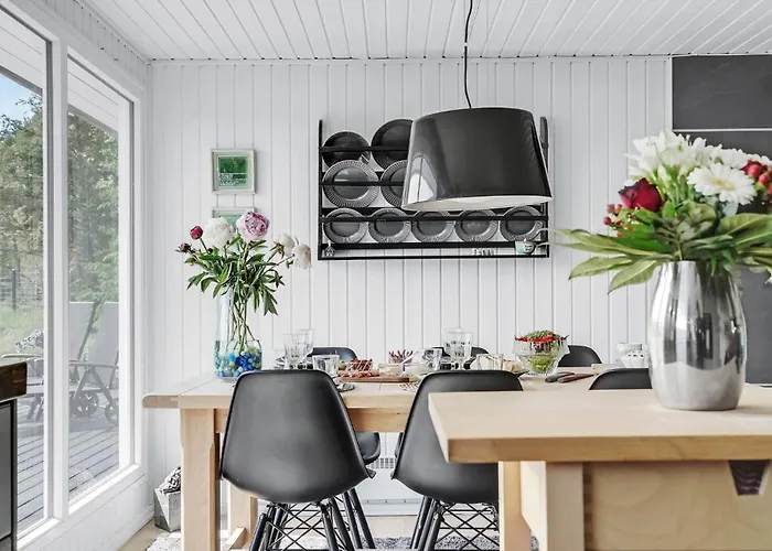 Amazing In With Kitchen *